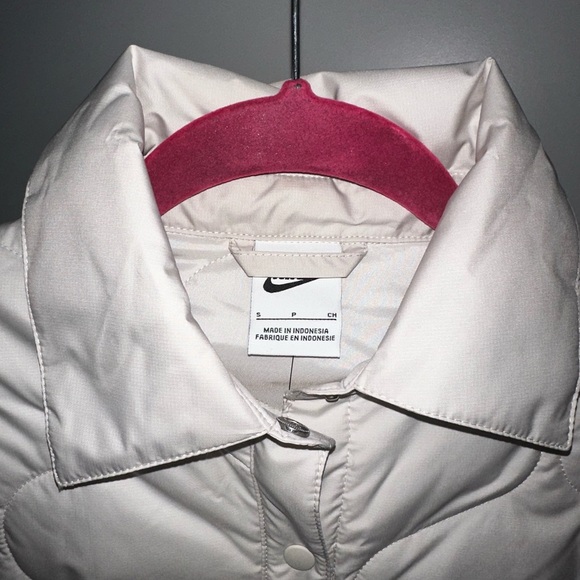 Nike Women's Cream Quilted Puffer Jacket - Picture 3 of 5